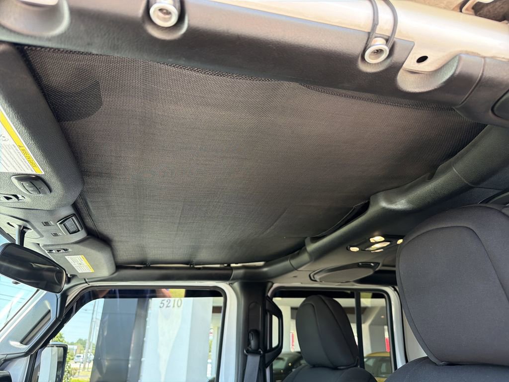 Used 2023 Jeep Gladiator Sport AWD/4WD image 18