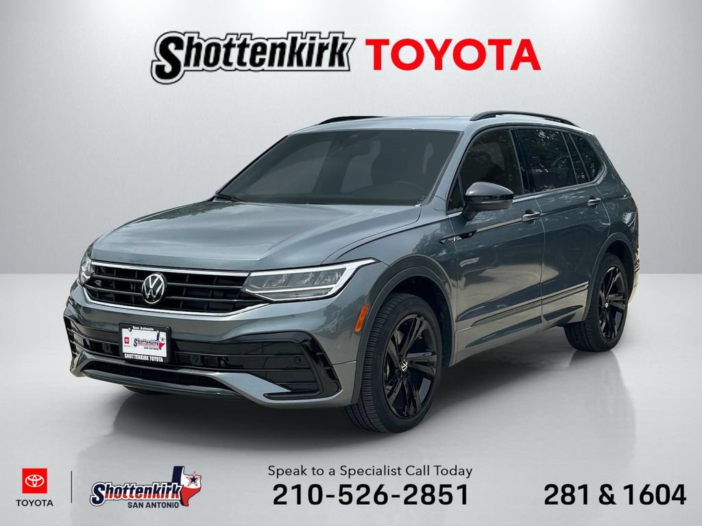 Used 2024 Volkswagen Tiguan SE R-Line FWD image 1