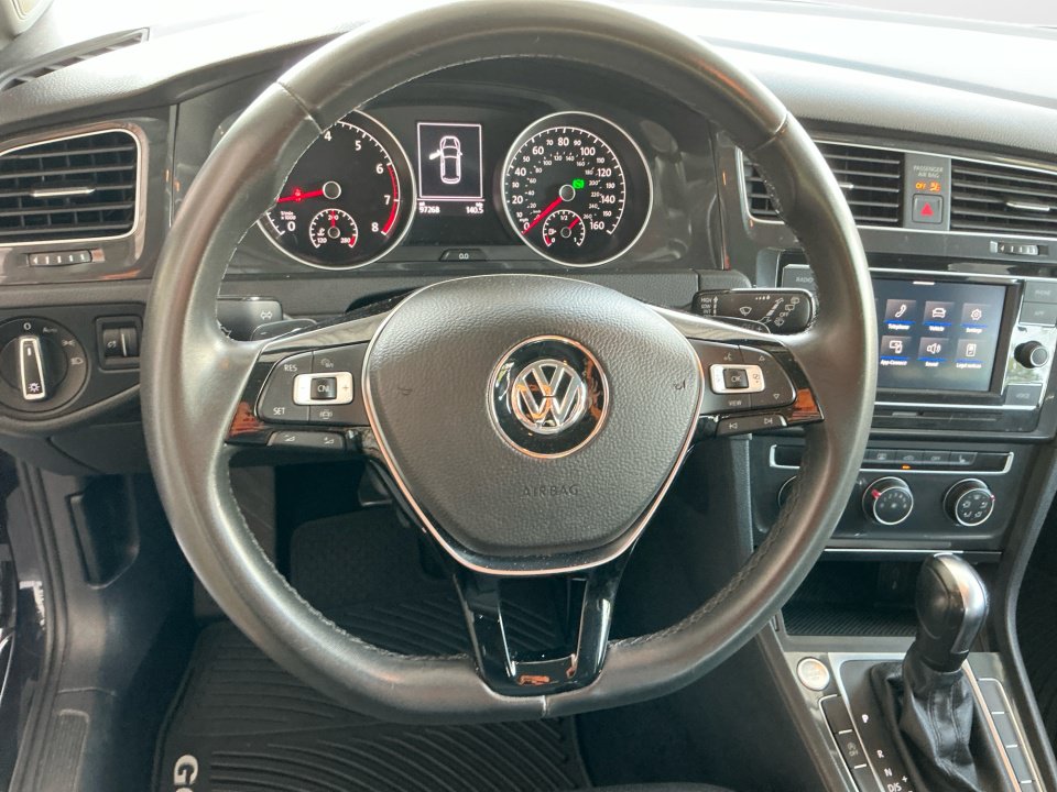 Used 2021 Volkswagen Golf 4-Door FWD image 13