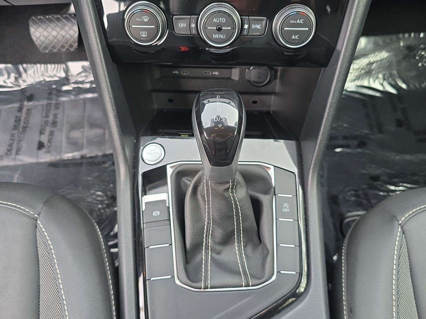 Used 2024 Volkswagen Taos SE image 15