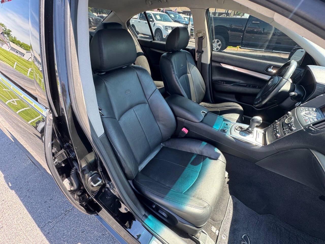Used 2010 INFINITI G37 x Sedan AWD/4WD image 12