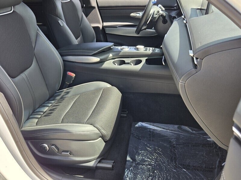 Used 2025 Genesis GV70 3.5T Sport image 16