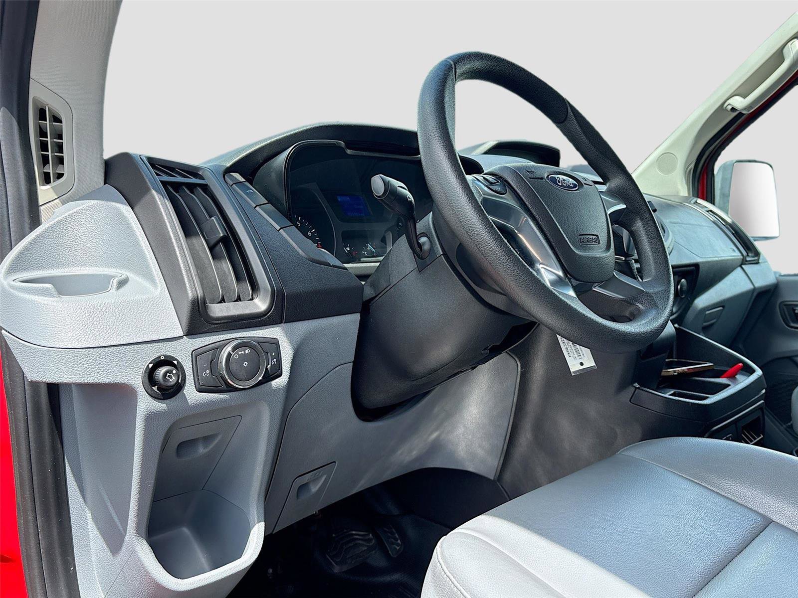 Used 2019 Ford Transit 350 XL image 9