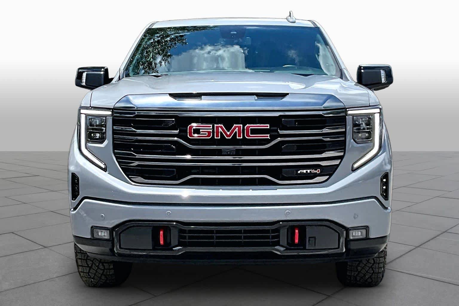 Used 2024 GMC Sierra 1500 AT4 w/ AT4 Premium Package AWD/4WD image 4