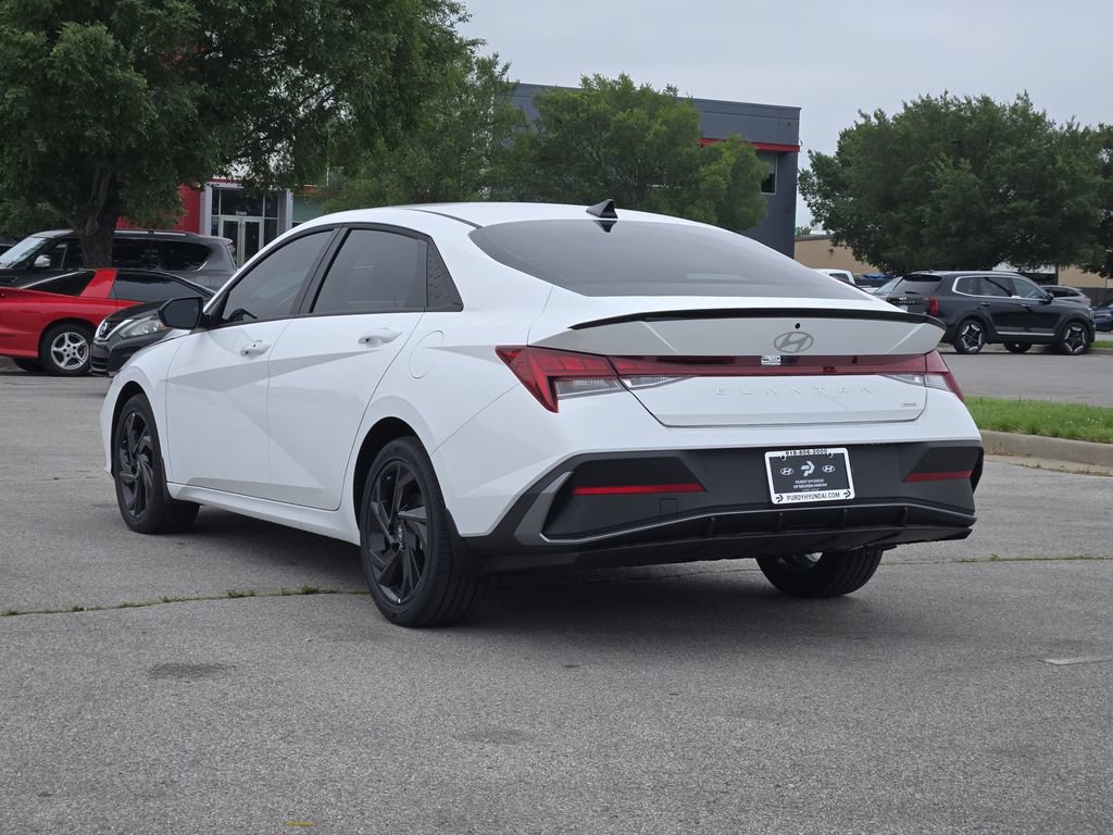 New 2026 Hyundai Elantra SEL FWD image 5