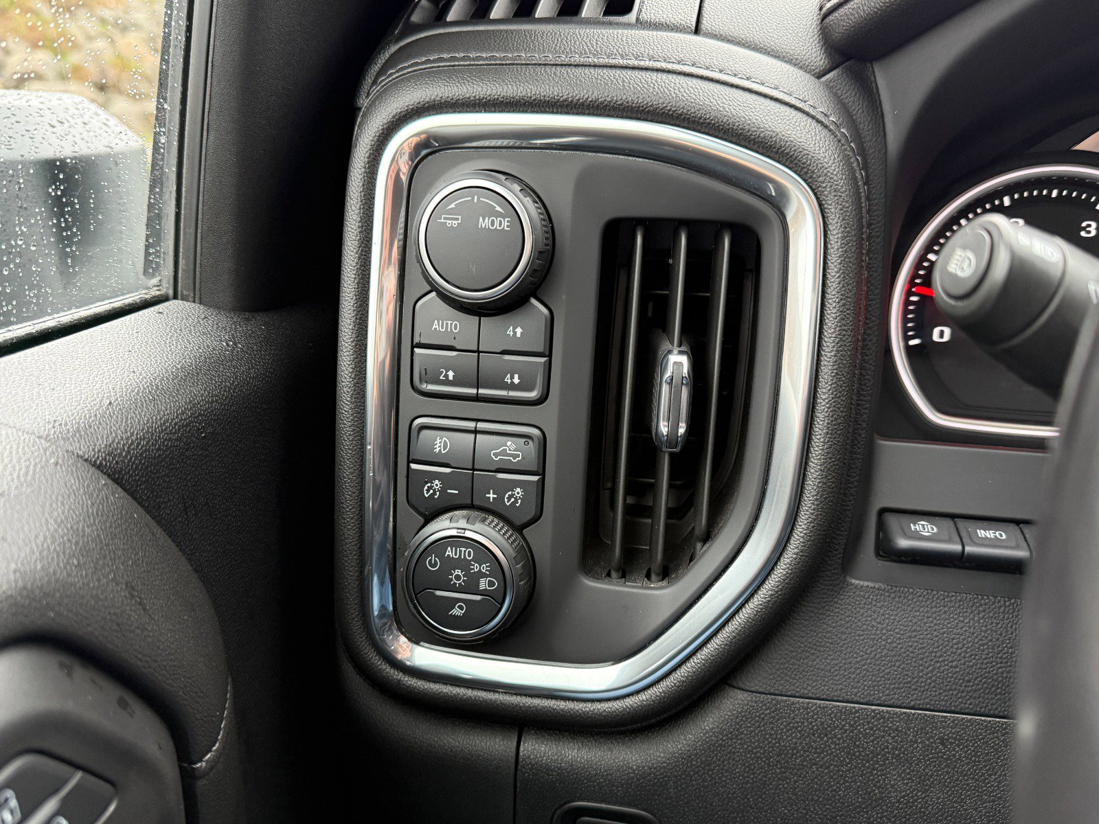 Used 2022 Chevrolet Silverado 2500 High Country w/ Z71 Off-Road Package image 31