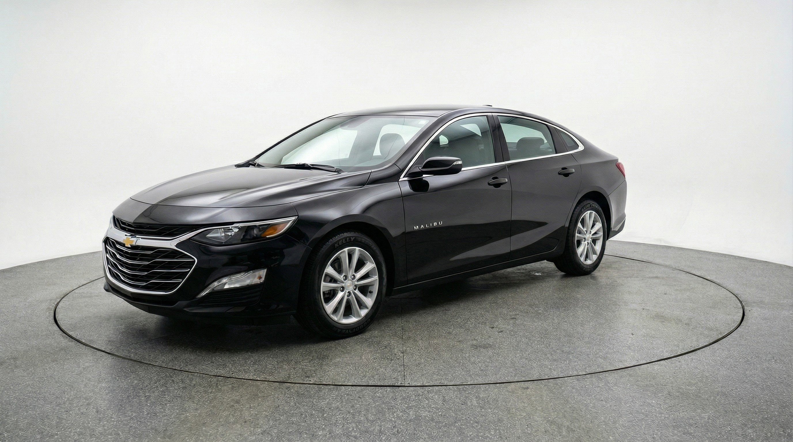 Used 2024 Chevrolet Malibu LT image 3