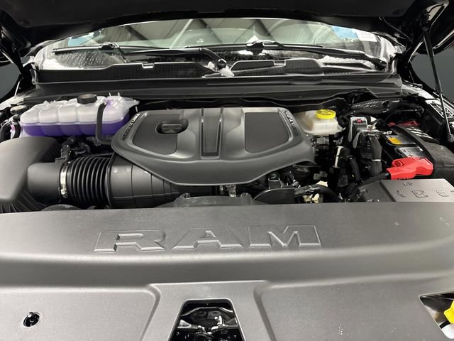 New 2026 RAM 1500 4x4 Crew Cab image 38