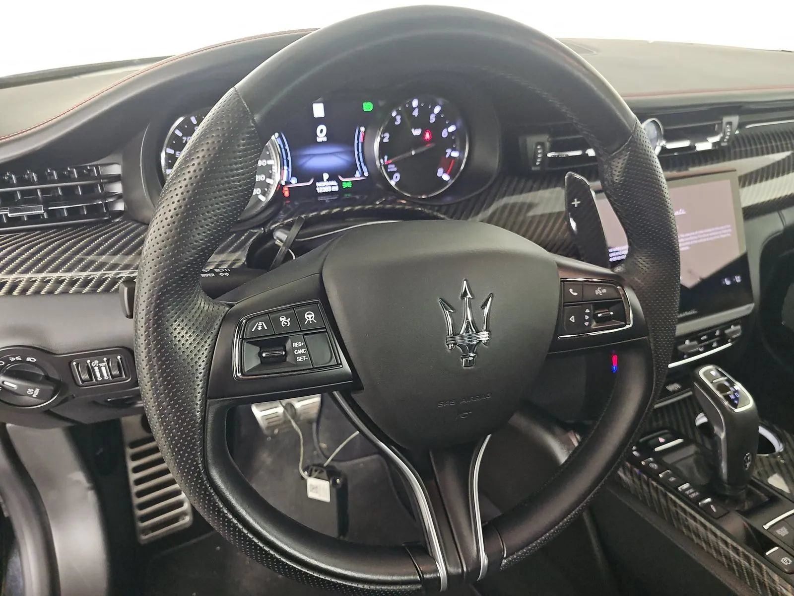 Used 2022 Maserati Quattroporte Trofeo RWD image 3