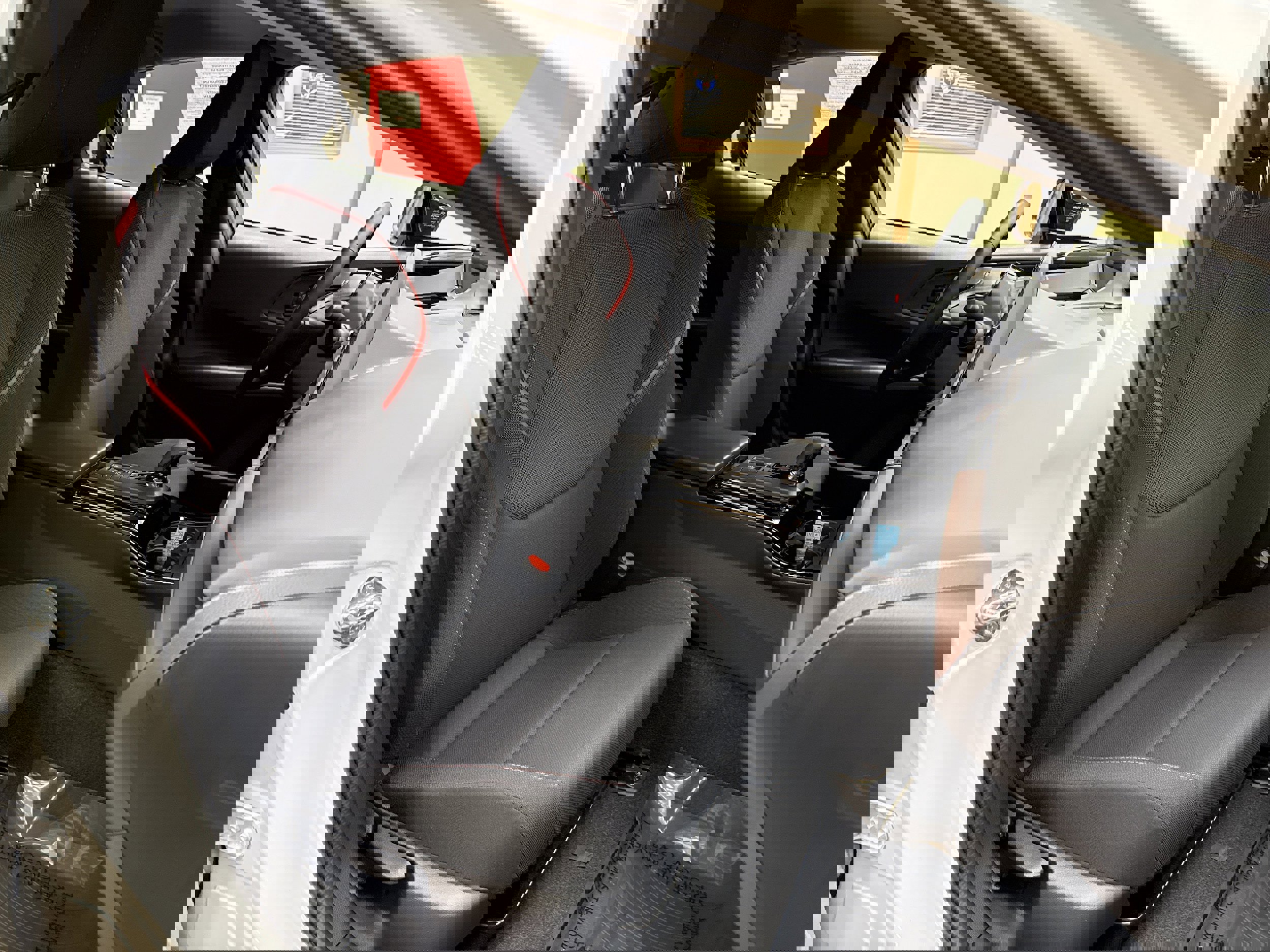 Used 2025 Toyota Prius SE image 17