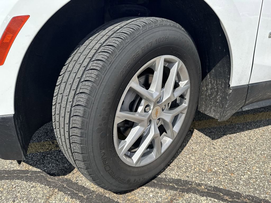 Certified 2024 Chevrolet Equinox LT AWD/4WD image 2