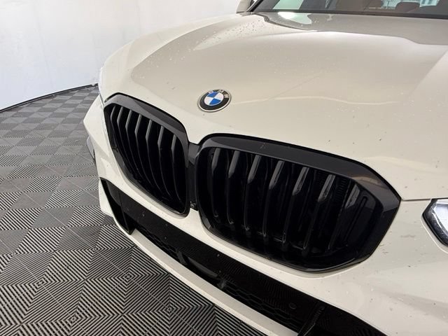Used 2023 BMW X5 xDrive40i w/ M Sport Package AWD/4WD image 46