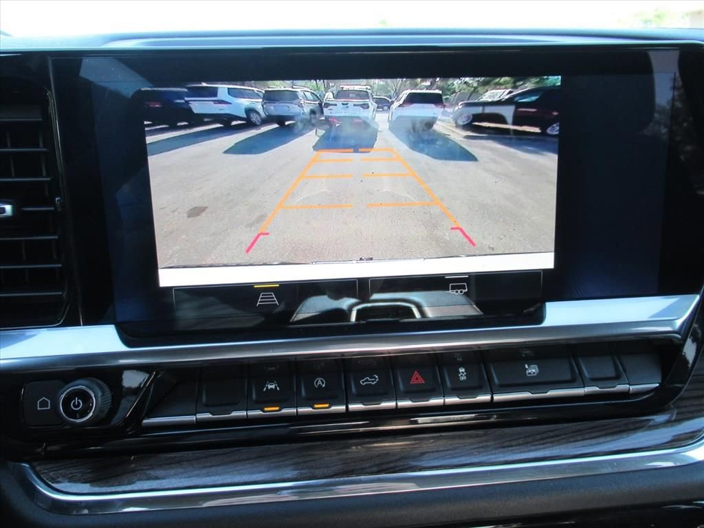 Used 2024 Chevrolet Silverado 1500 LT AWD/4WD image 25