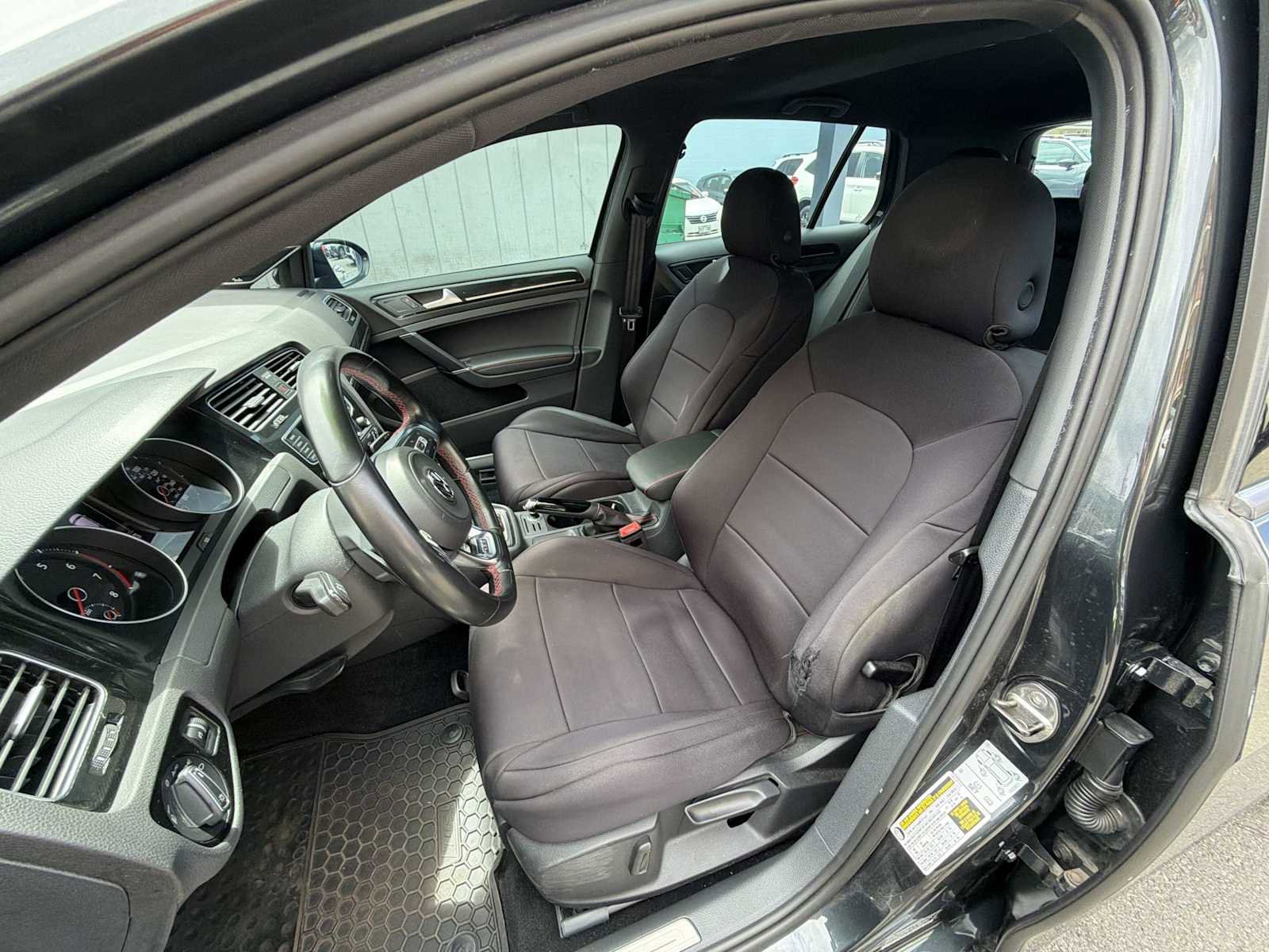 Used 2016 Volkswagen GTI SE w/ Lighting Package (SEL) image 11