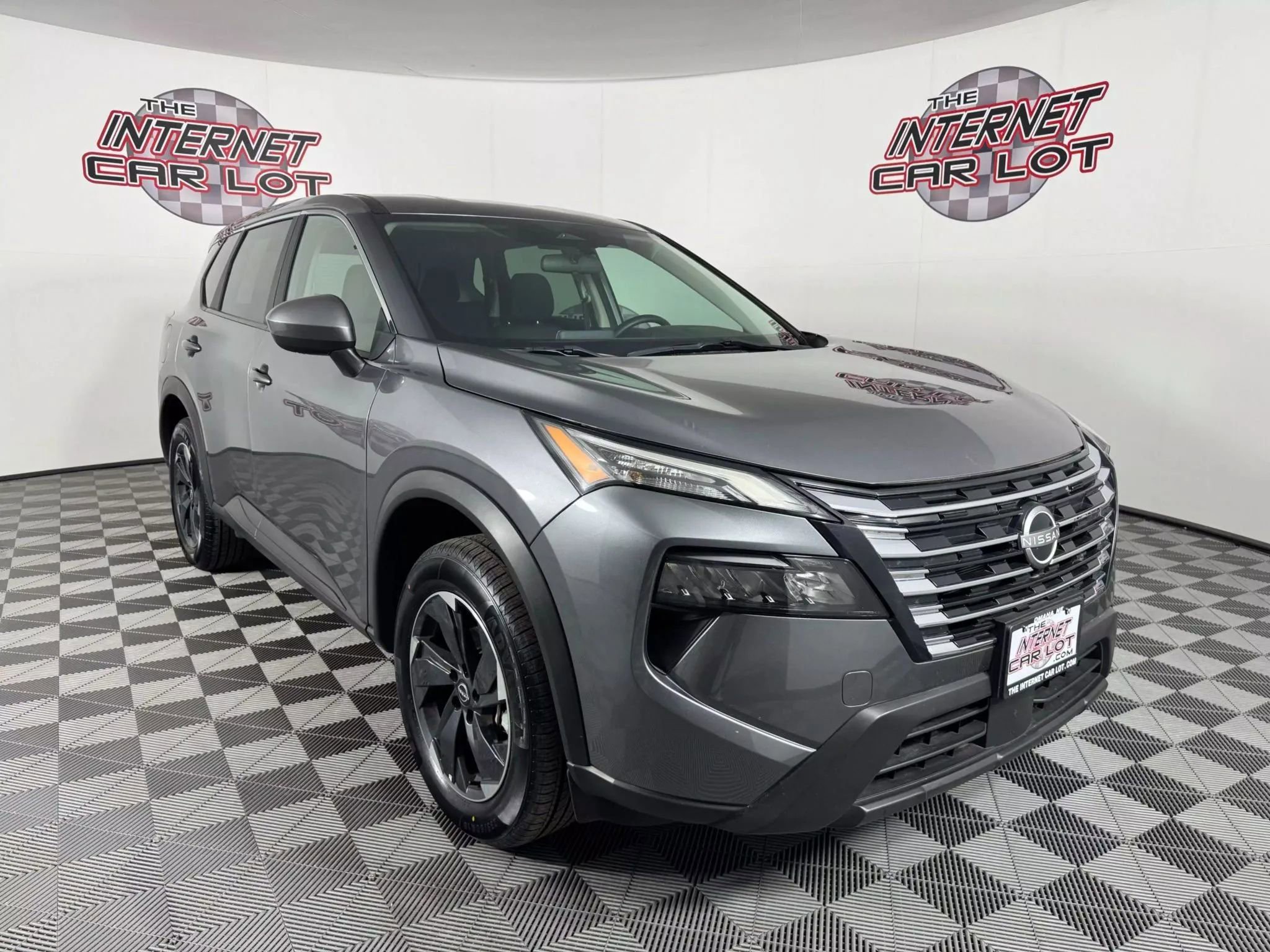 Used 2024 Nissan Rogue SV AWD/4WD image 9