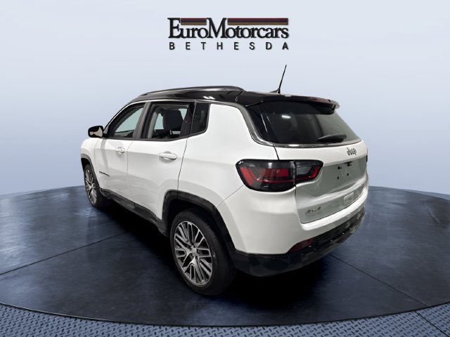 Used 2022 Jeep Compass Limited w/ Elite Group AWD/4WD image 3
