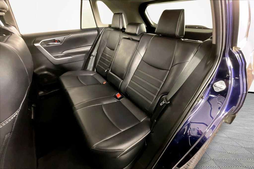 Used 2021 Toyota RAV4 XLE Premium image 22