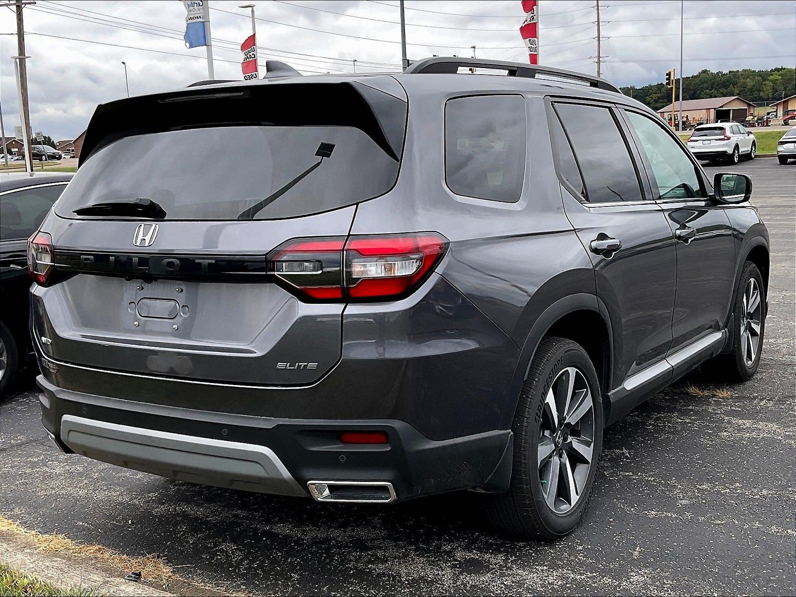 Used 2025 Honda Pilot Elite image 2