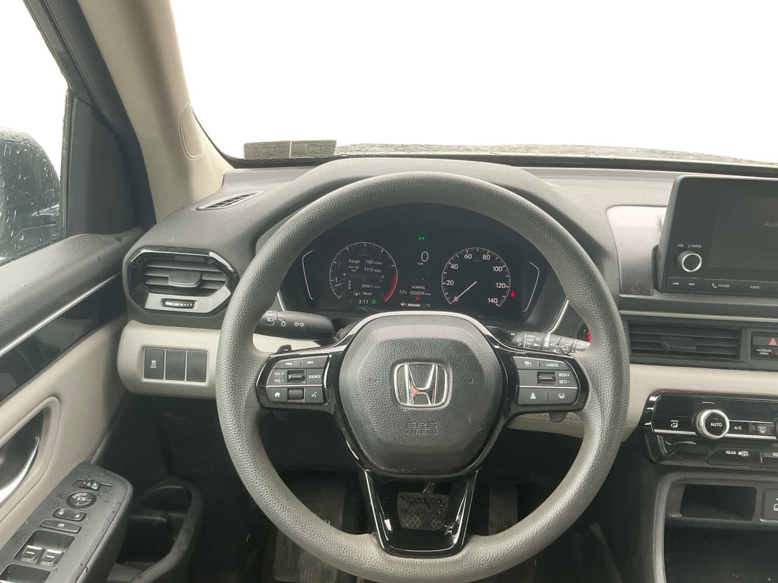 Used 2023 Honda Pilot LX image 12