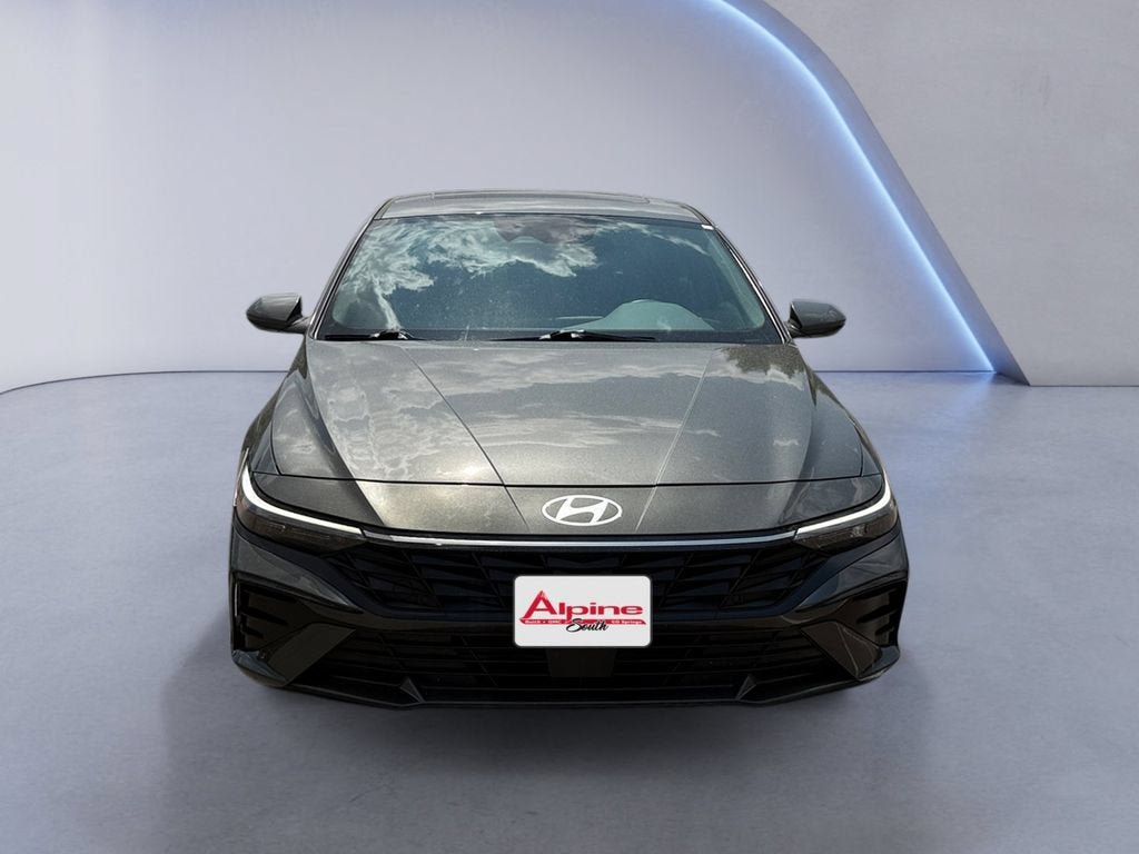 Used 2024 Hyundai Elantra SEL w/ Convenience Package FWD image 8