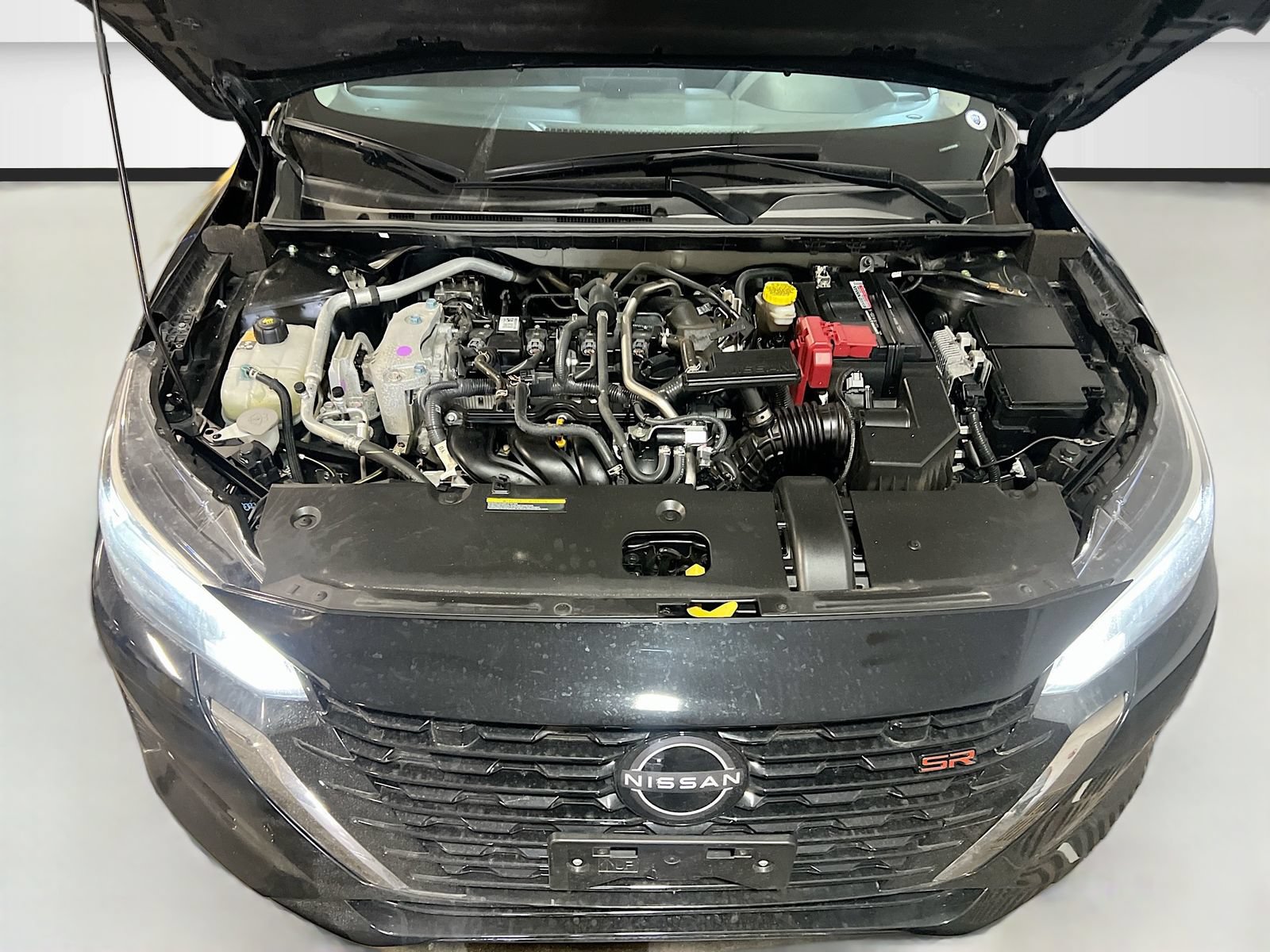 Used 2025 Nissan Sentra SR FWD image 27