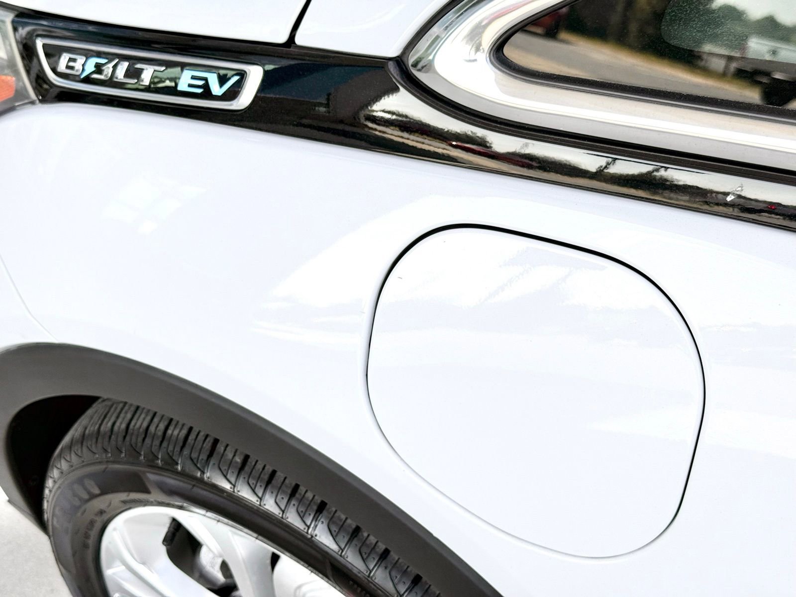 Used 2018 Chevrolet Bolt LT FWD image 16