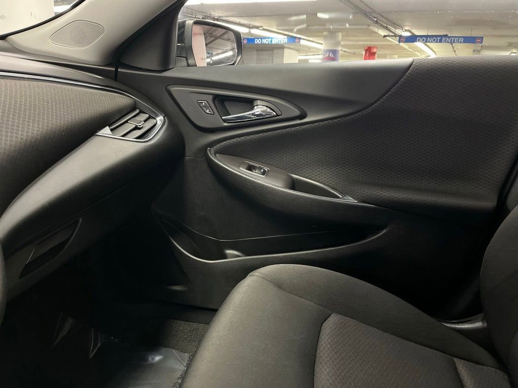 Used 2020 Chevrolet Malibu LT image 25
