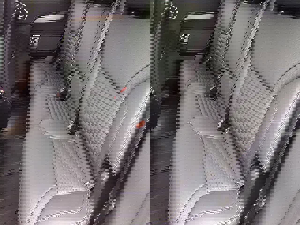 New 2026 Land Rover Discovery Limited Edition image 20