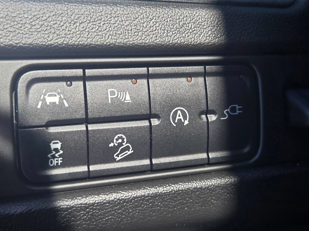 Used 2021 GMC Yukon AT4 w/ AT4 Premium Plus Package AWD/4WD image 17