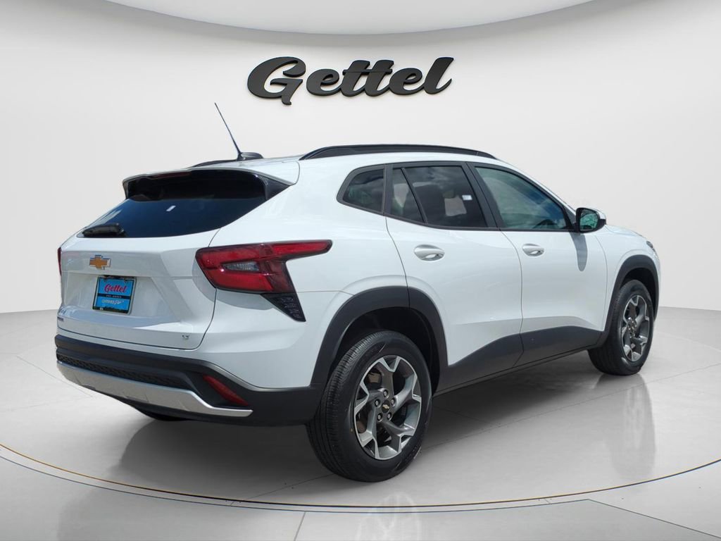 Used 2024 Chevrolet Trax LT image 4