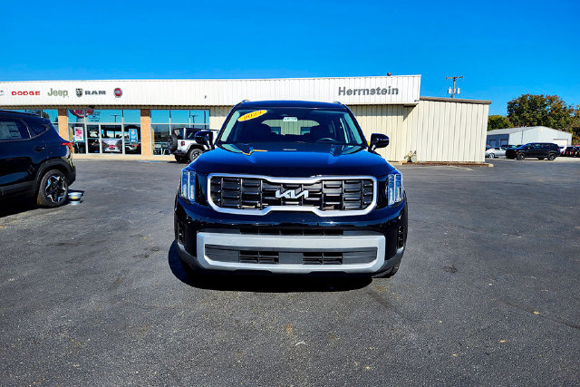 Used 2023 Kia Telluride S AWD/4WD image 2