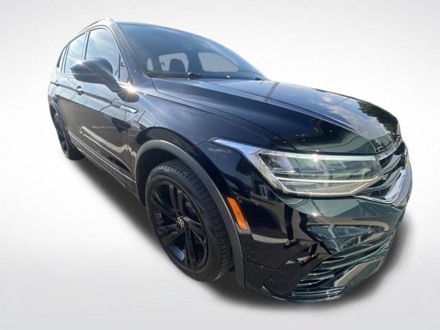 Used 2024 Volkswagen Tiguan SE R-Line FWD image 9
