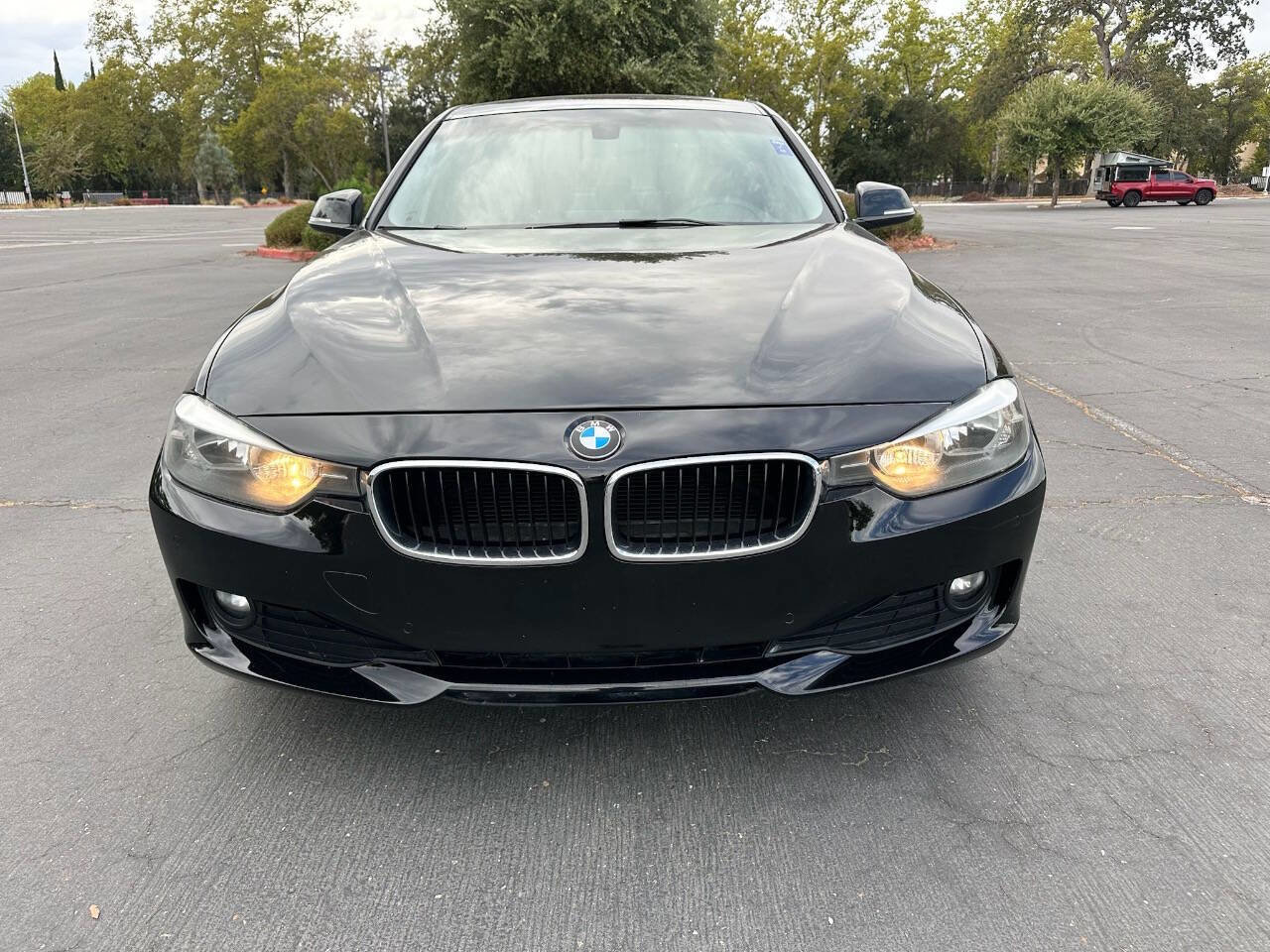 Used 2015 BMW 320i Sedan image 3
