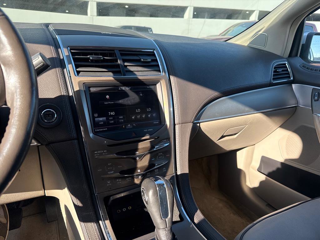 Used 2012 Lincoln MKX FWD image 12