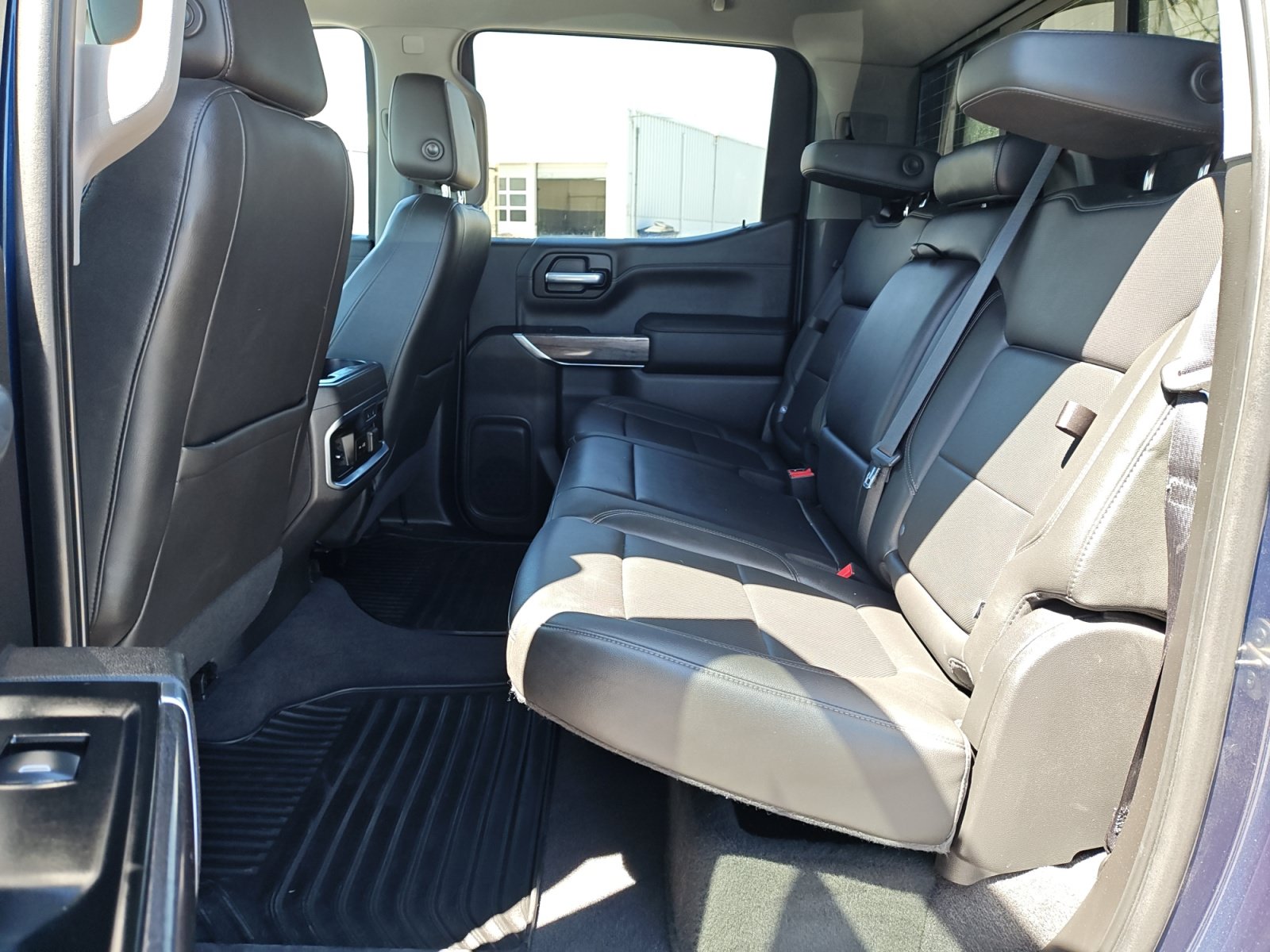 Used 2020 Chevrolet Silverado 1500 LTZ w/ LTZ Plus Package AWD/4WD image 23