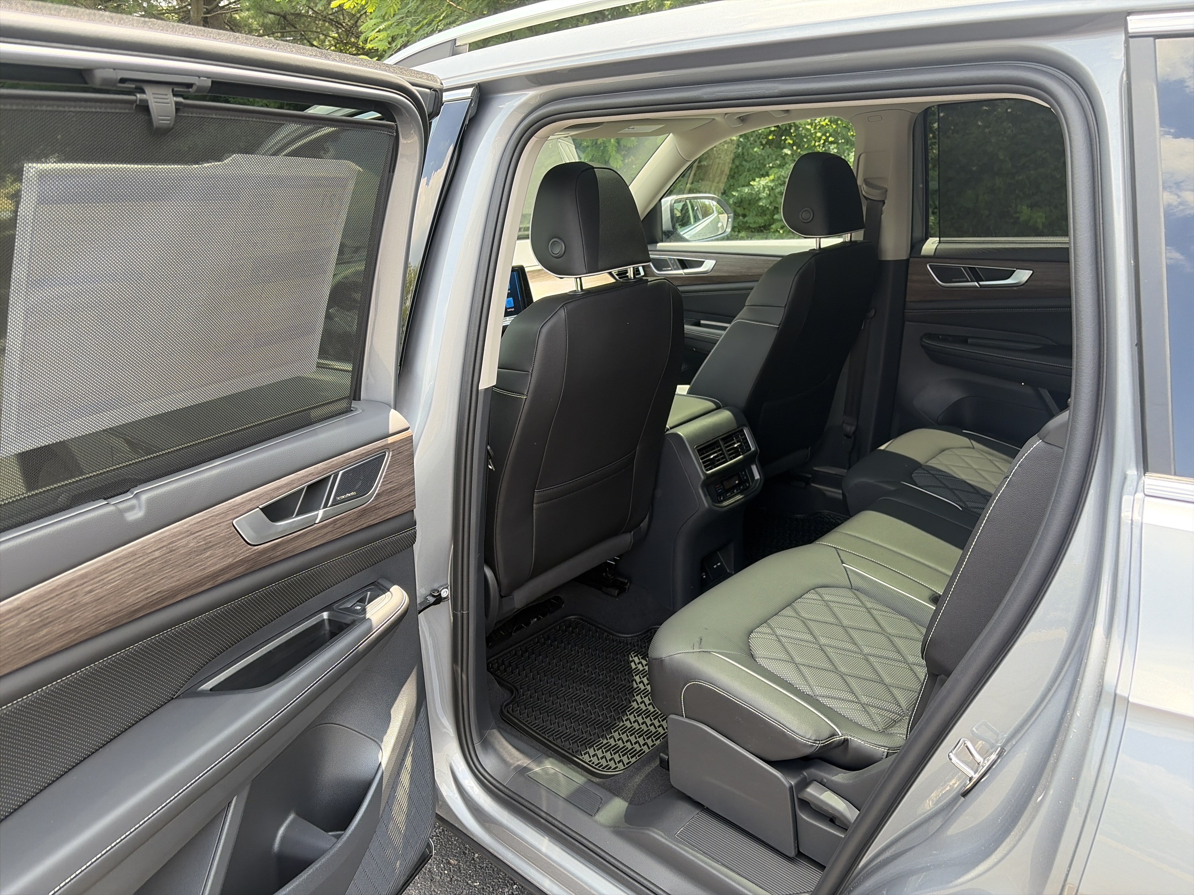 New 2026 Volkswagen Atlas SEL Premium R-Line AWD/4WD image 16