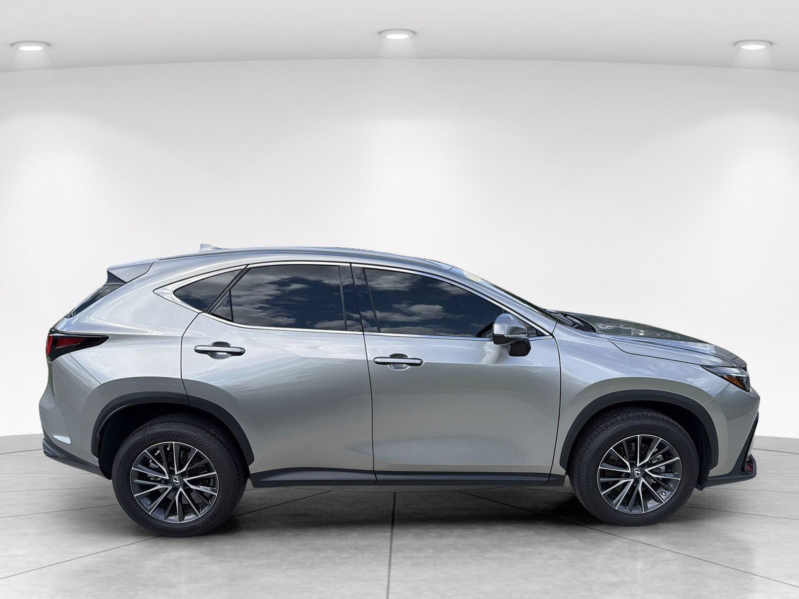 Used 2022 Lexus NX 350 AWD image 3