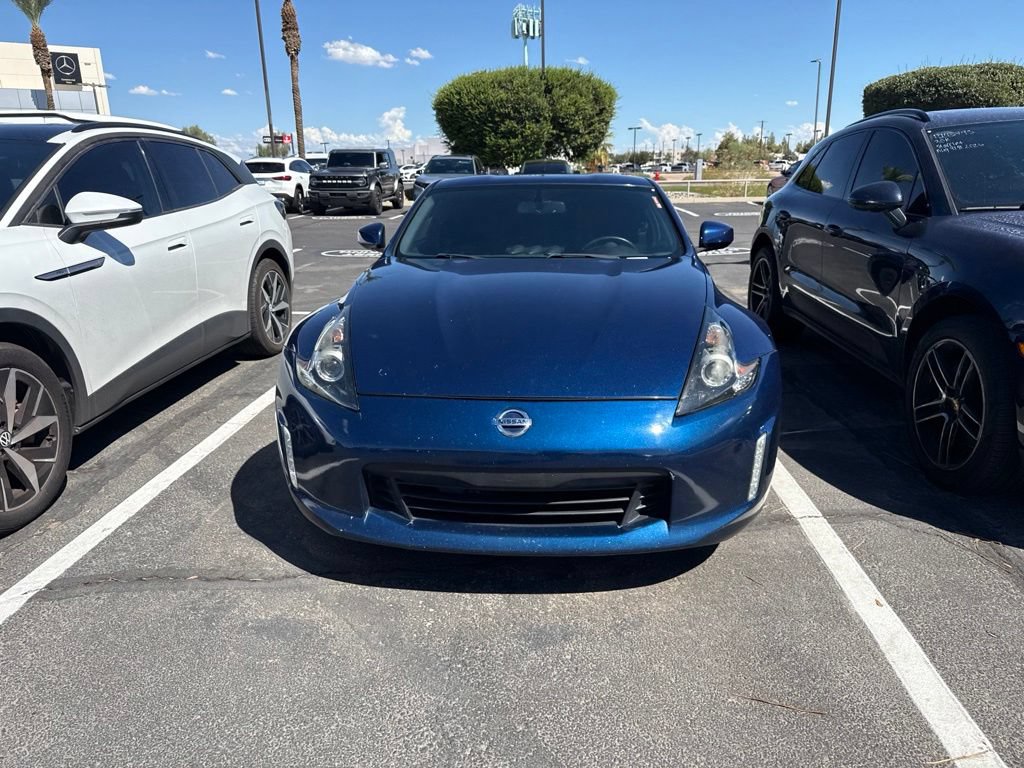 Used 2020 Nissan 370Z Coupe RWD image 2