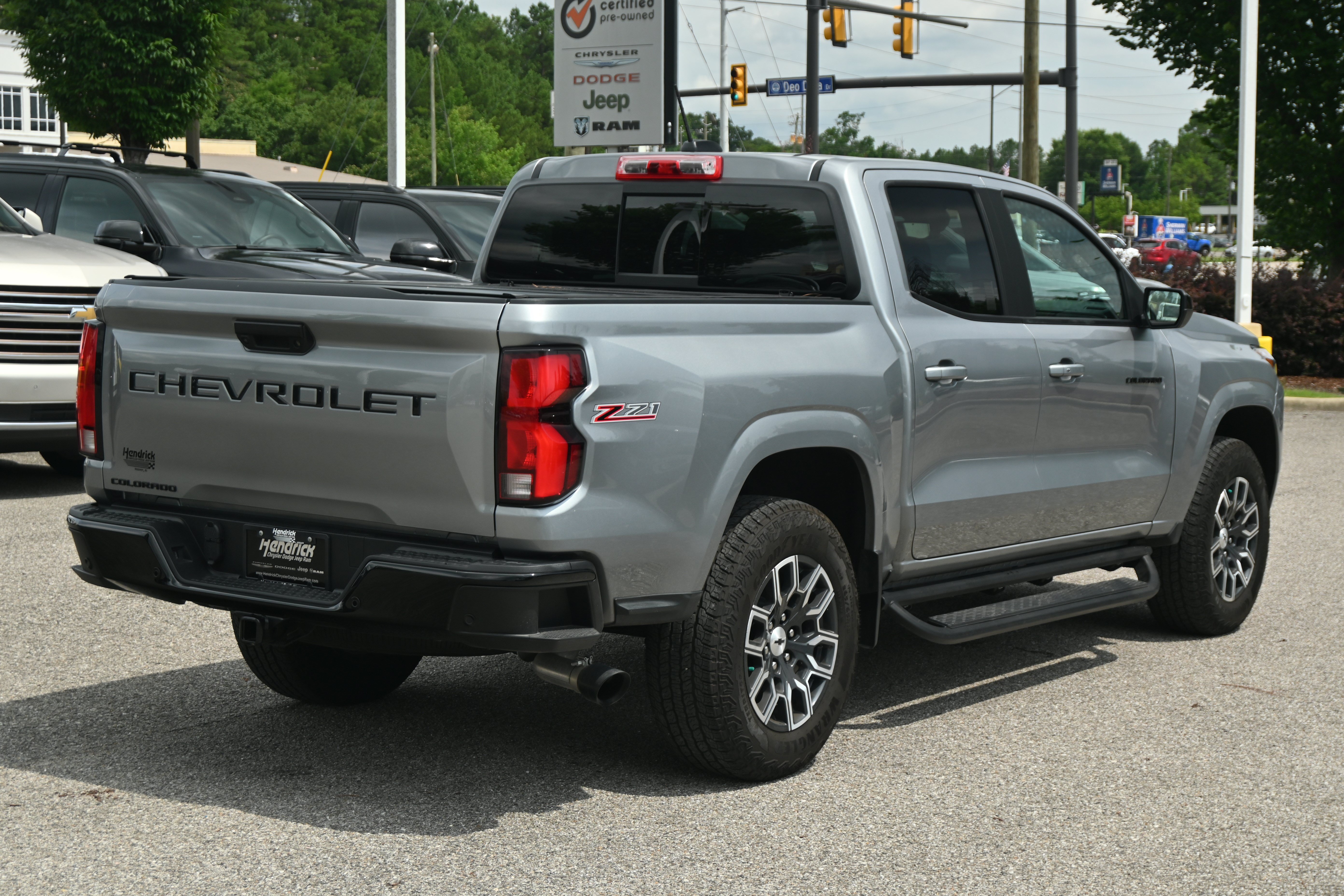 Used 2023 Chevrolet Colorado Z71 w/ Z71 Convenience Package 2 AWD/4WD image 10