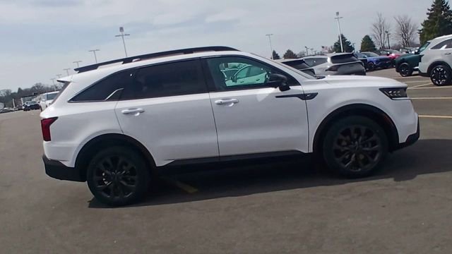 Certified 2022 Kia Sorento SX Prestige w/ Rust Color Package AWD/4WD image 4