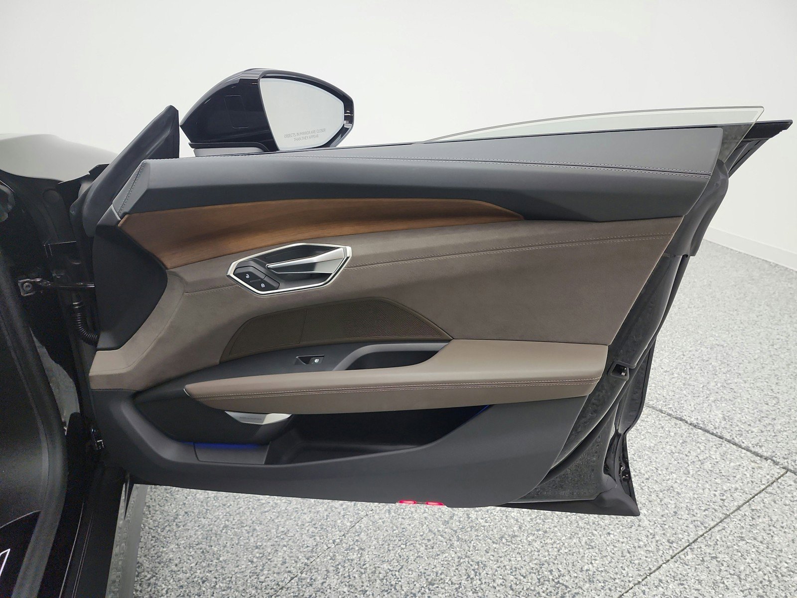 Used 2024 Audi e-tron GT Prestige image 17