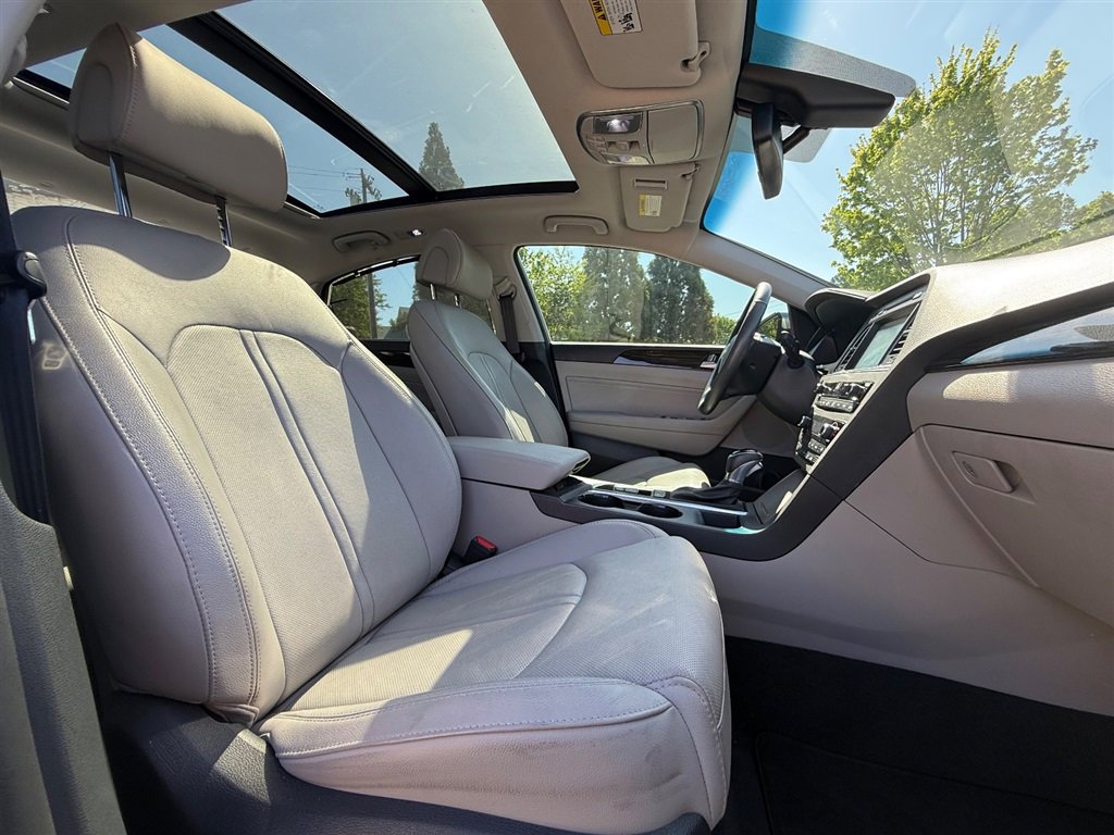 Used 2016 Hyundai Sonata Limited w/ Option Group 05 FWD image 26