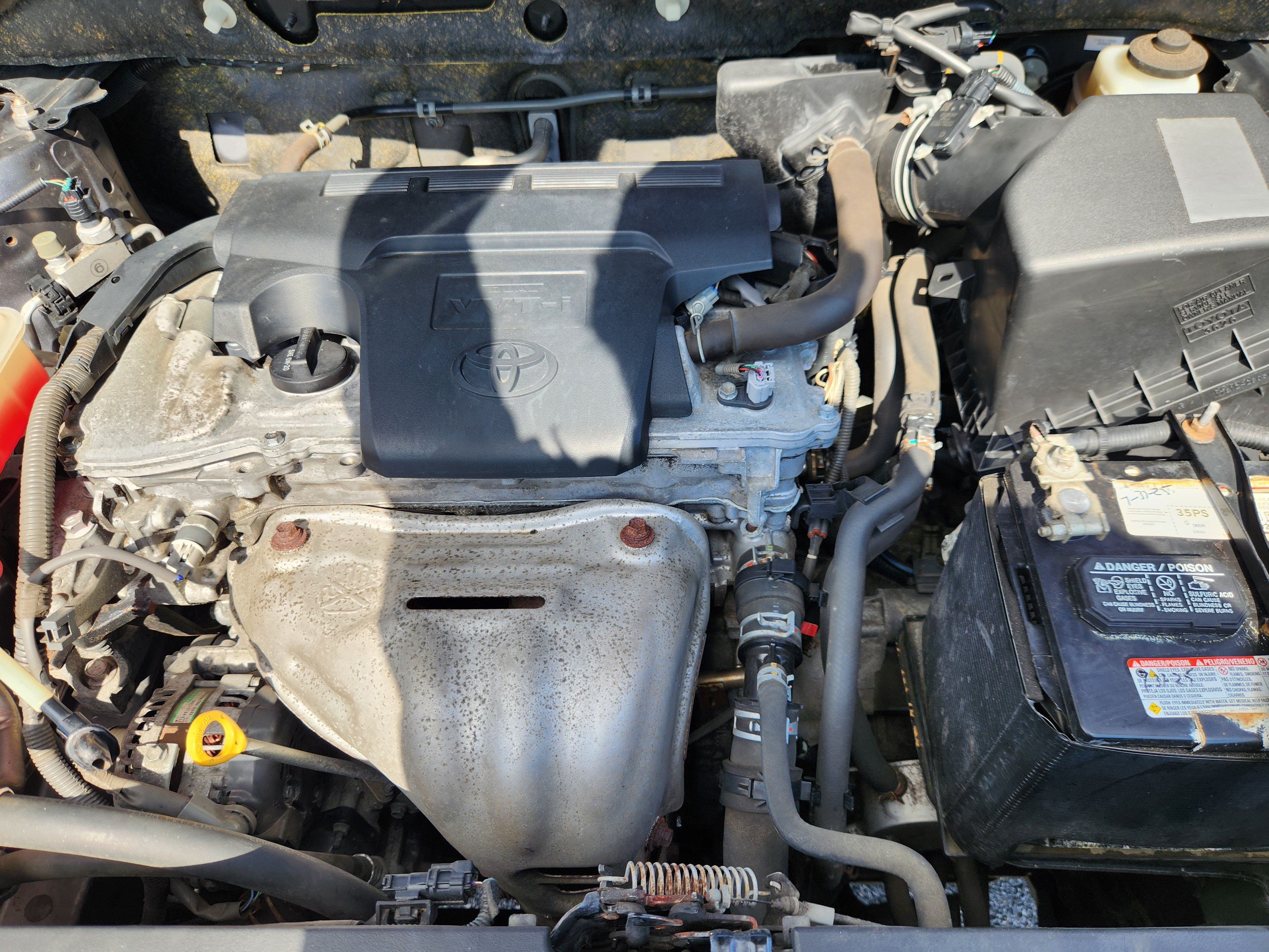 Used 2014 Toyota RAV4 XLE AWD/4WD image 18
