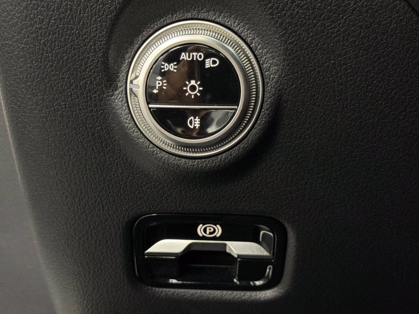 Certified 2025 Mercedes-Benz C 300 Sedan image 31