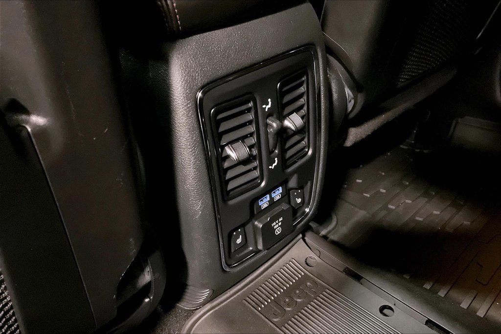 Used 2020 Jeep Grand Cherokee Trailhawk AWD/4WD image 11