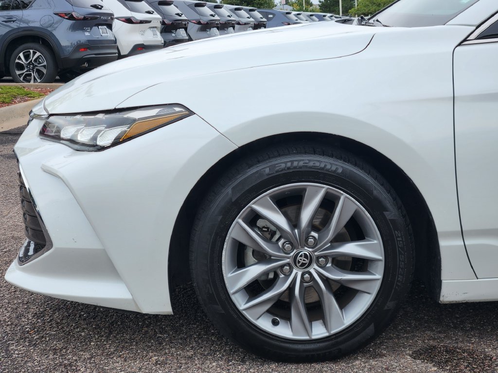 Used 2022 Toyota Avalon XLE FWD image 29