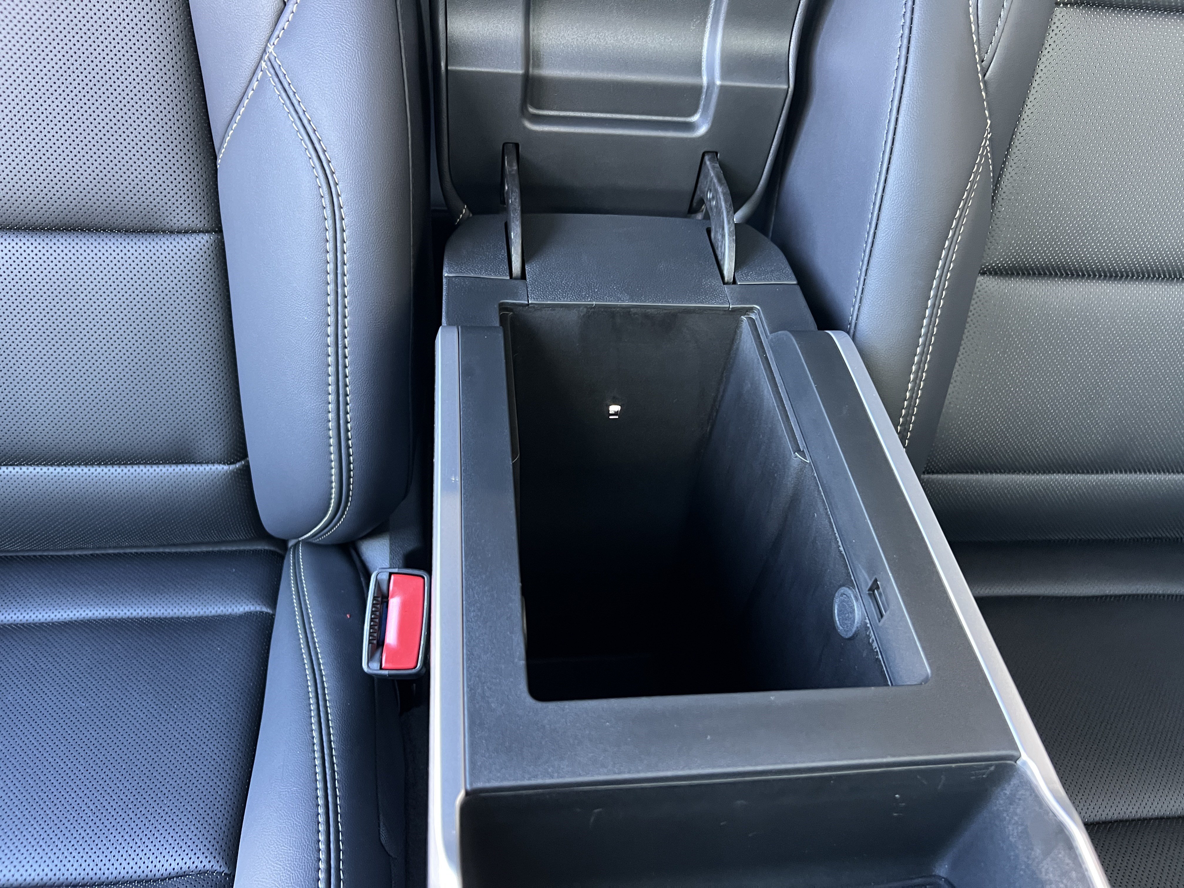 New 2027 GMC Terrain Elevation w/ Elevation Premium Package AWD/4WD image 26