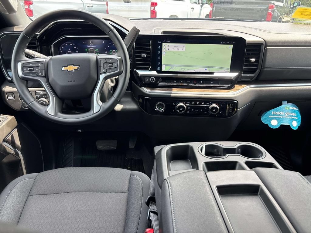 Used 2024 Chevrolet Silverado 1500 LT AWD/4WD image 10