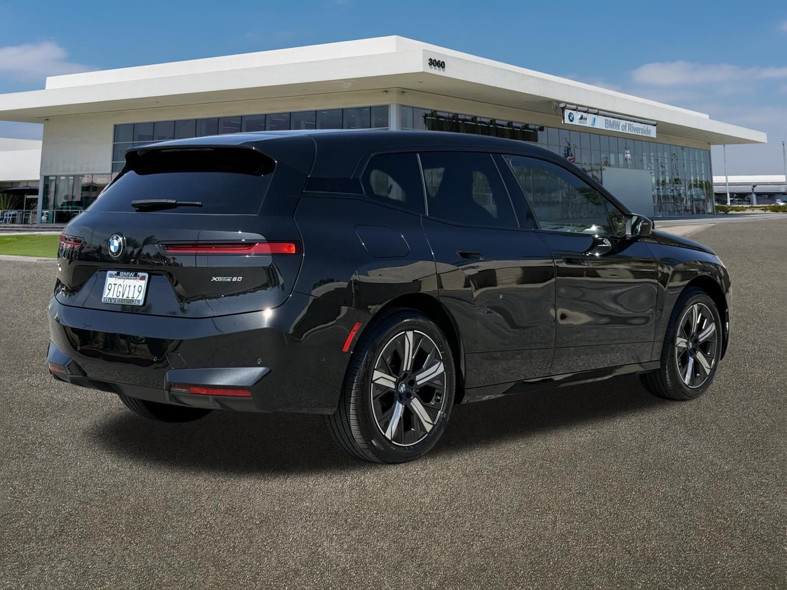 Used 2026 BMW iX xDrive60 image 9