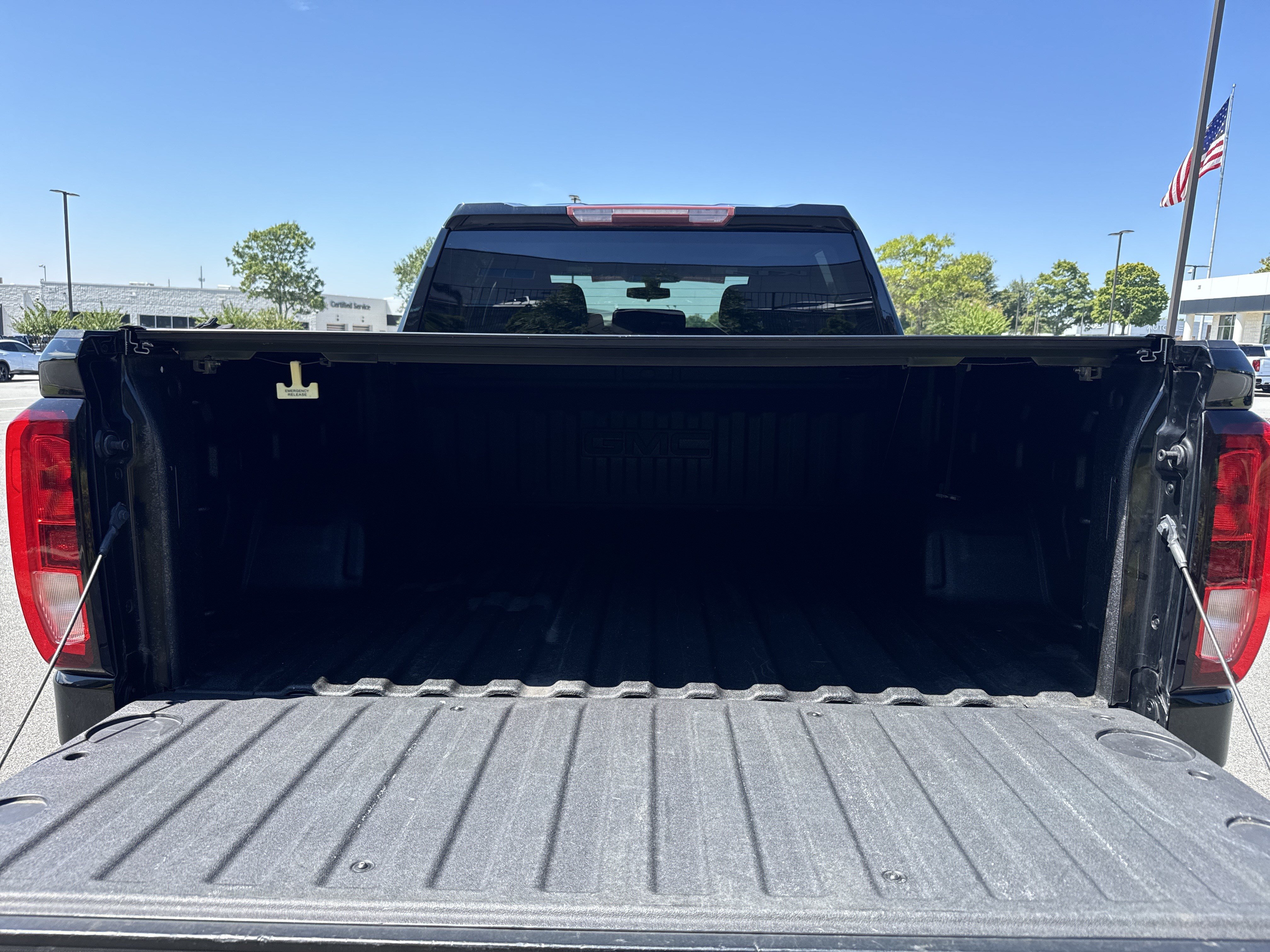 Used 2020 GMC Sierra 1500 SLE w/ SLE Value Package AWD/4WD image 33